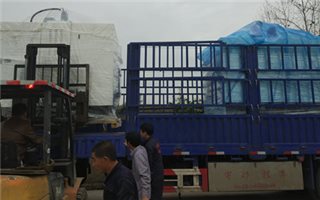 伯恩光學訂購740立式加工中心發貨