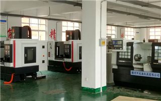 菏澤巨野職業學院訂購四臺數控銑床四臺數控車床交機